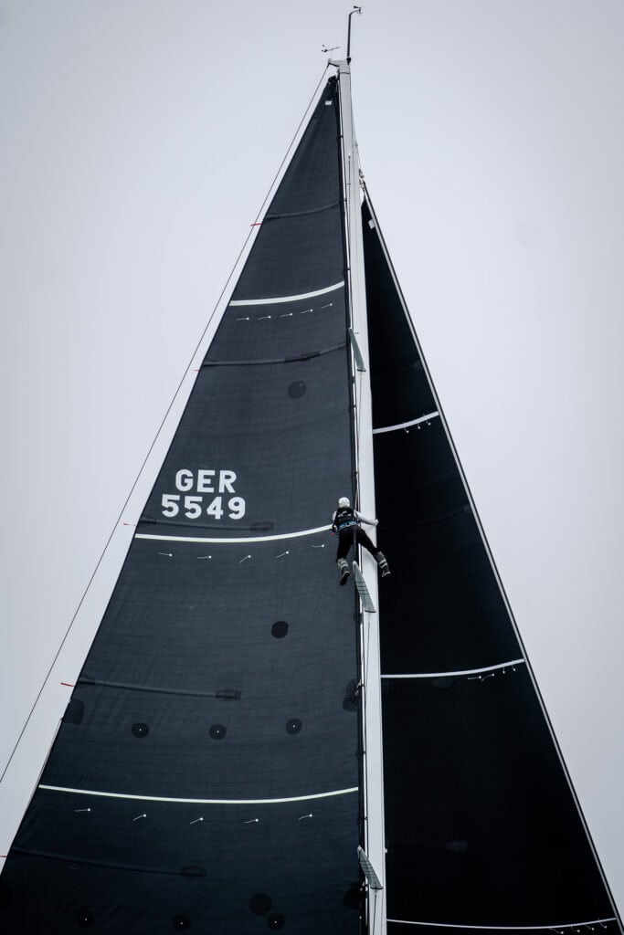 Mast Undersail